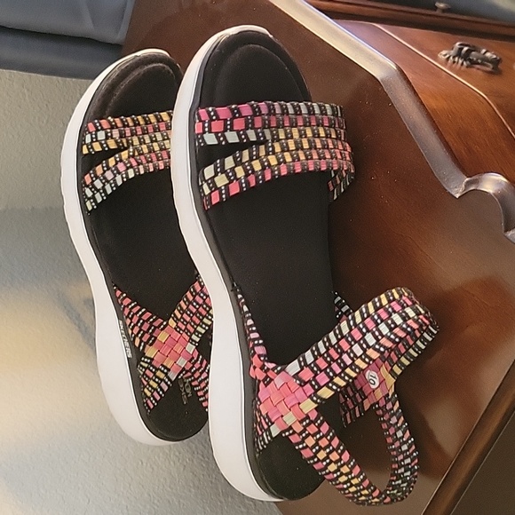 Skechers Sandels - Picture 4 of 4